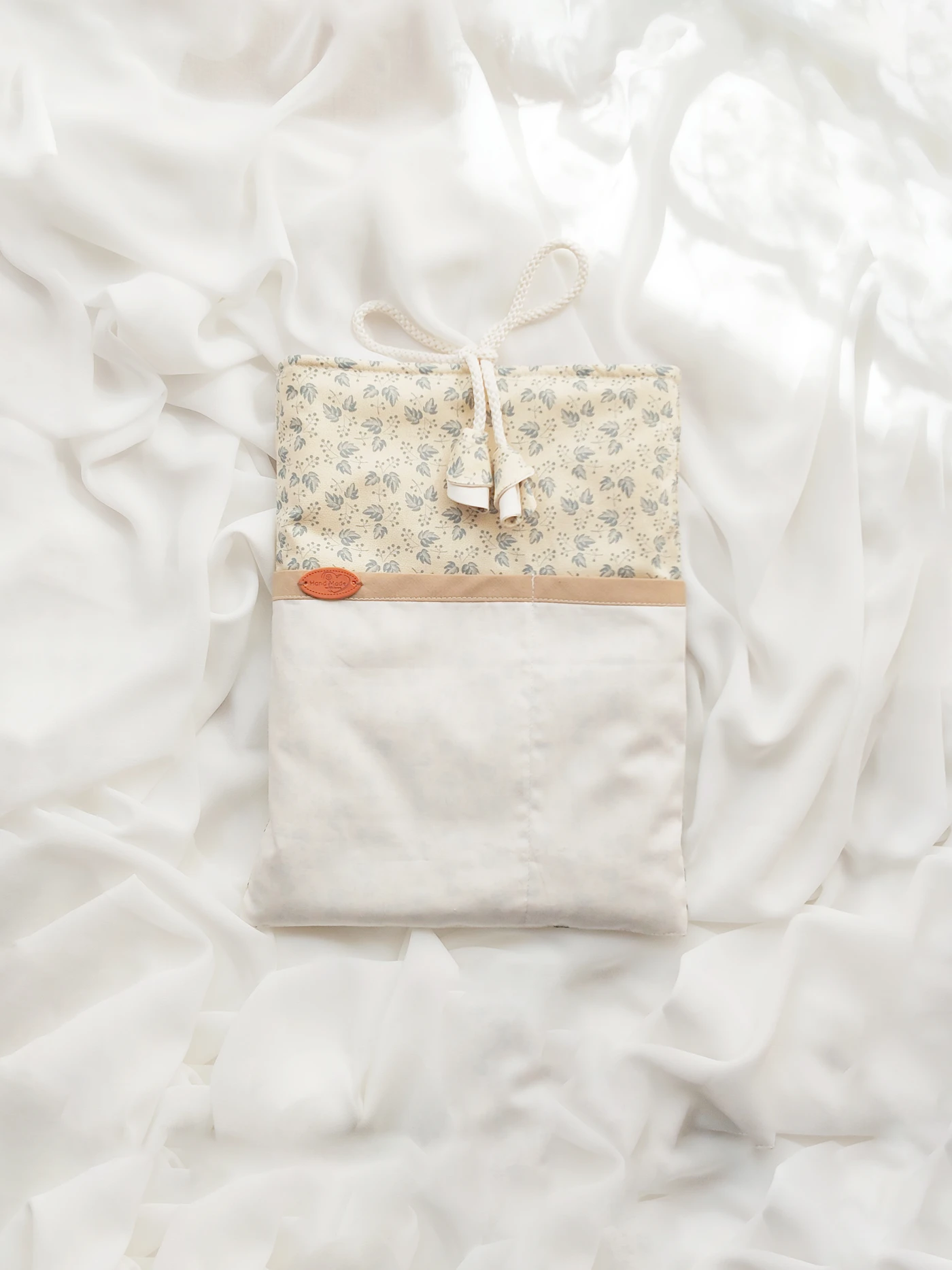 fcb_016_beige_ditsy-floral.jpg